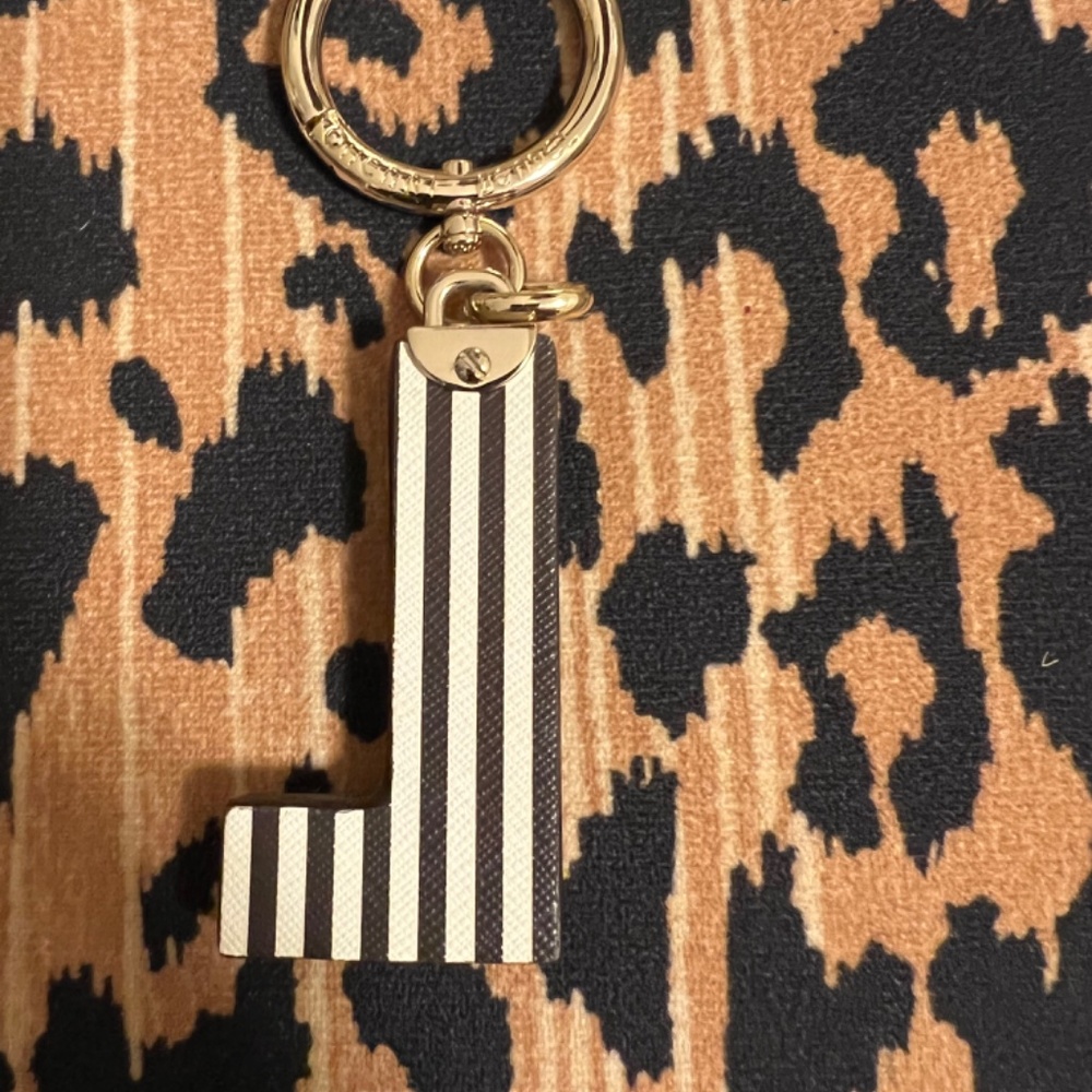 - Henri bendel L bag charm - Picture 2 of 5